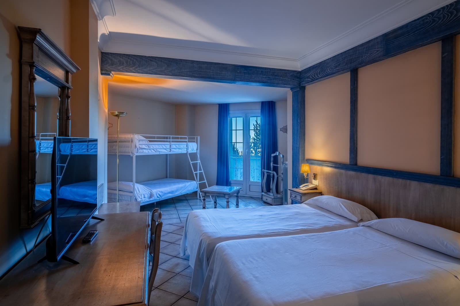 The Mountains Hotel, imagem 3