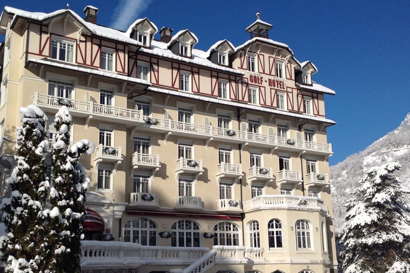 Golf Hotel