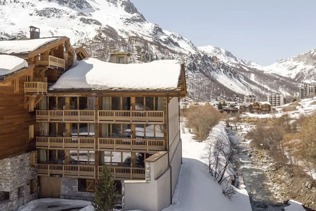 Hotel Ski Lodge